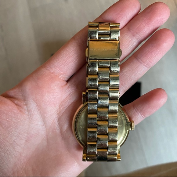 Marc by Marc Jacobs Gold Watch - Picture 3 of 4